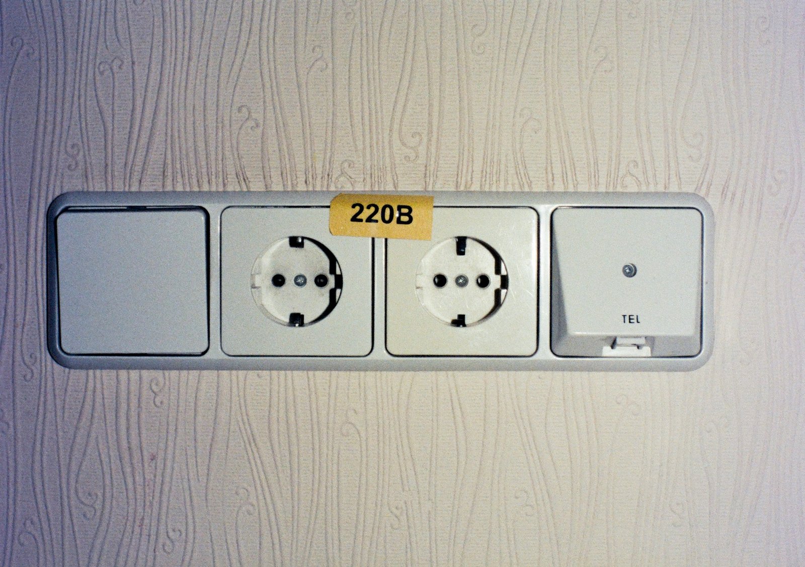 Steckdose bei der Reparatur